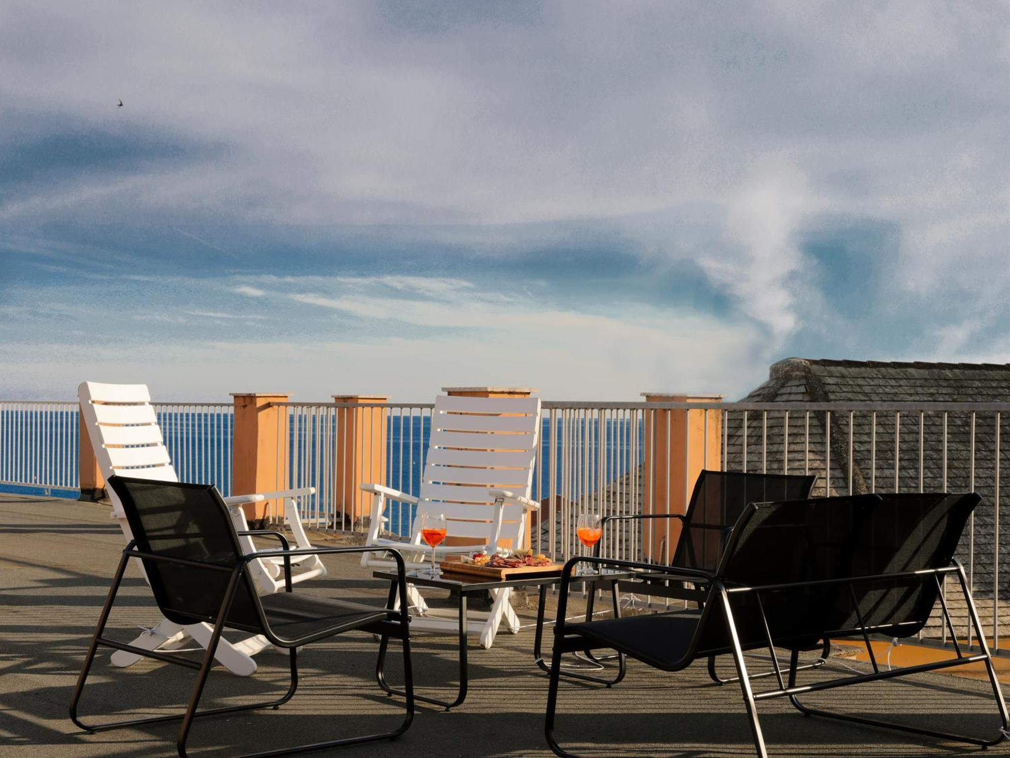 Moneglia Beach Downtown エクステリア 写真